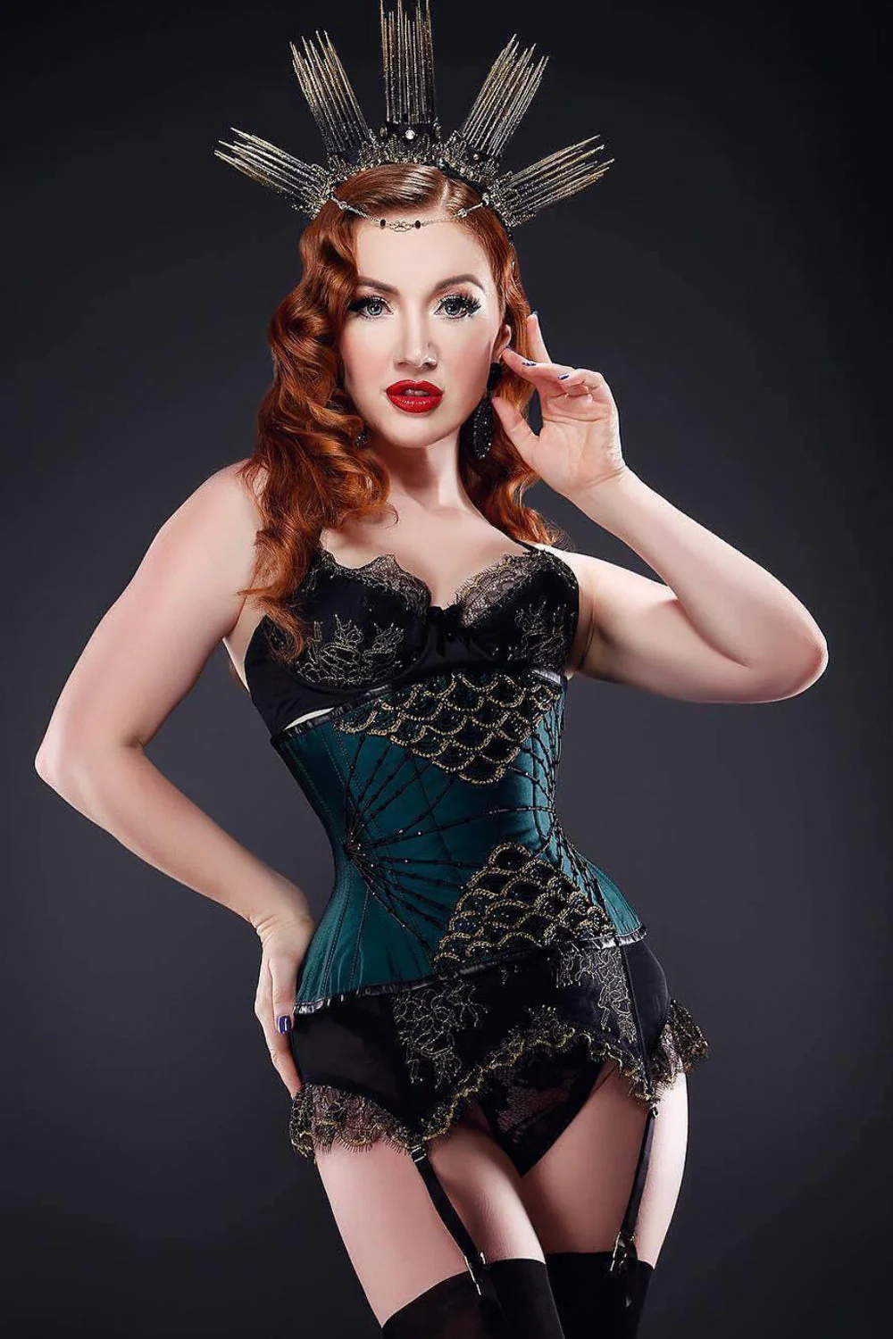 CORSET SERRE-TAILLE WASPIE EMBELLI COUTURE VERT