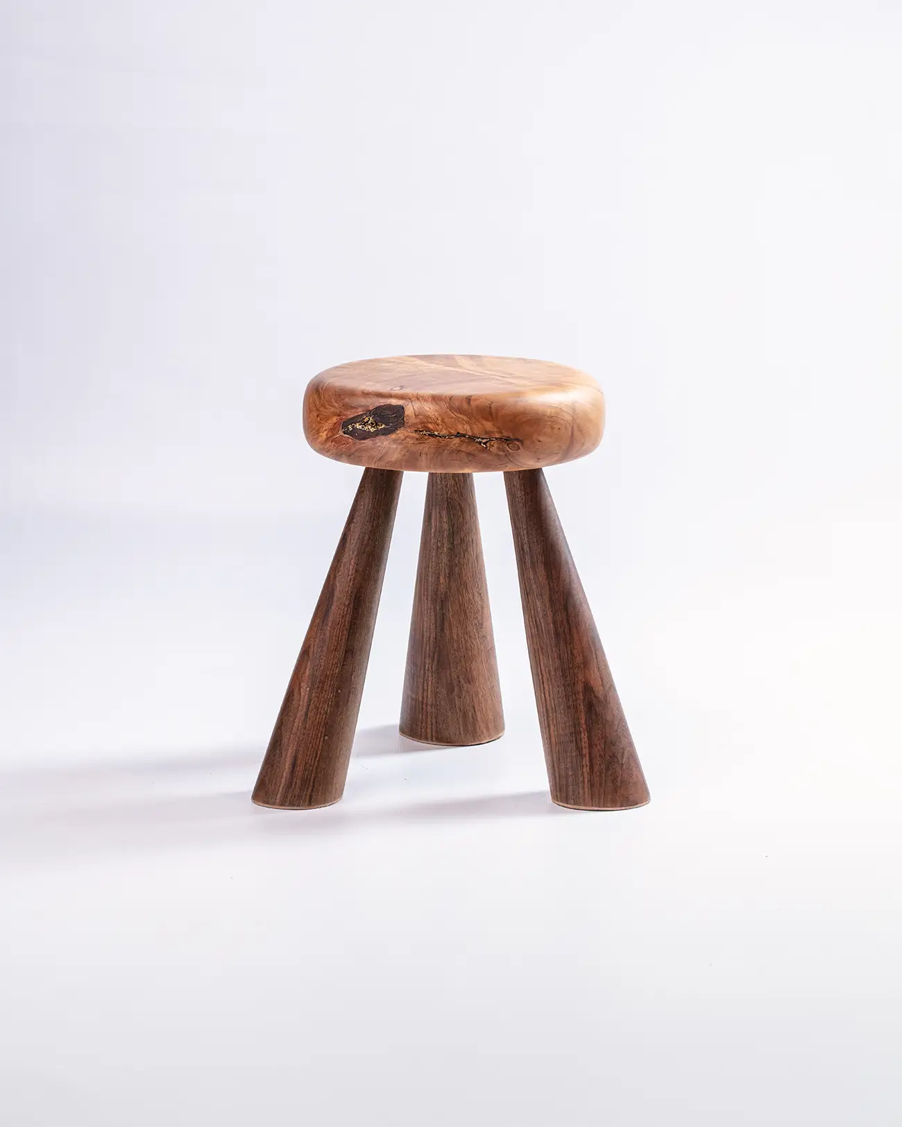 Tabouret d’Alpage en Greffe de Cerisier et Noyer 2 – Image 3