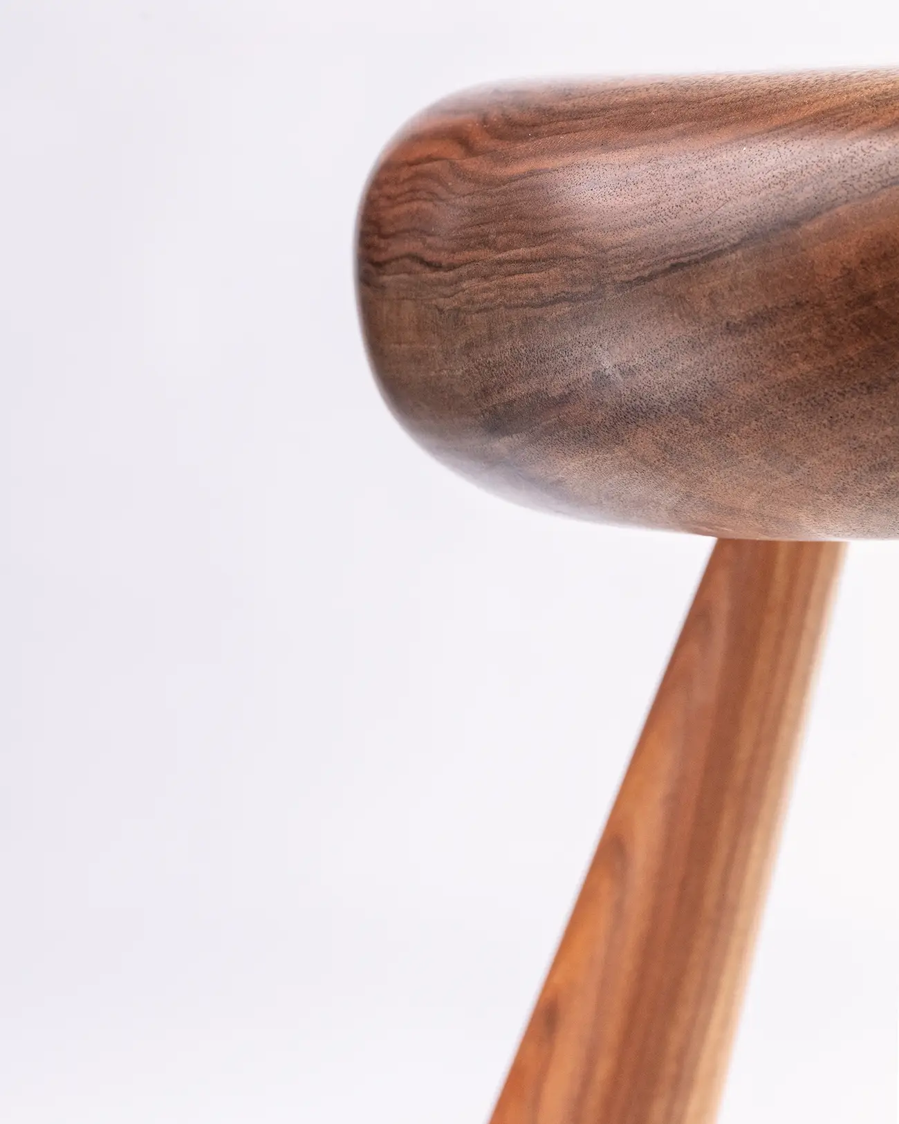 Tabouret d’Alpage en Noyer et Merisier – Image 4