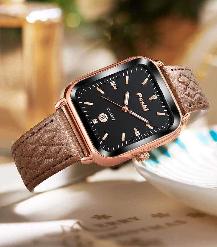 Montre carré noir doré pour femme