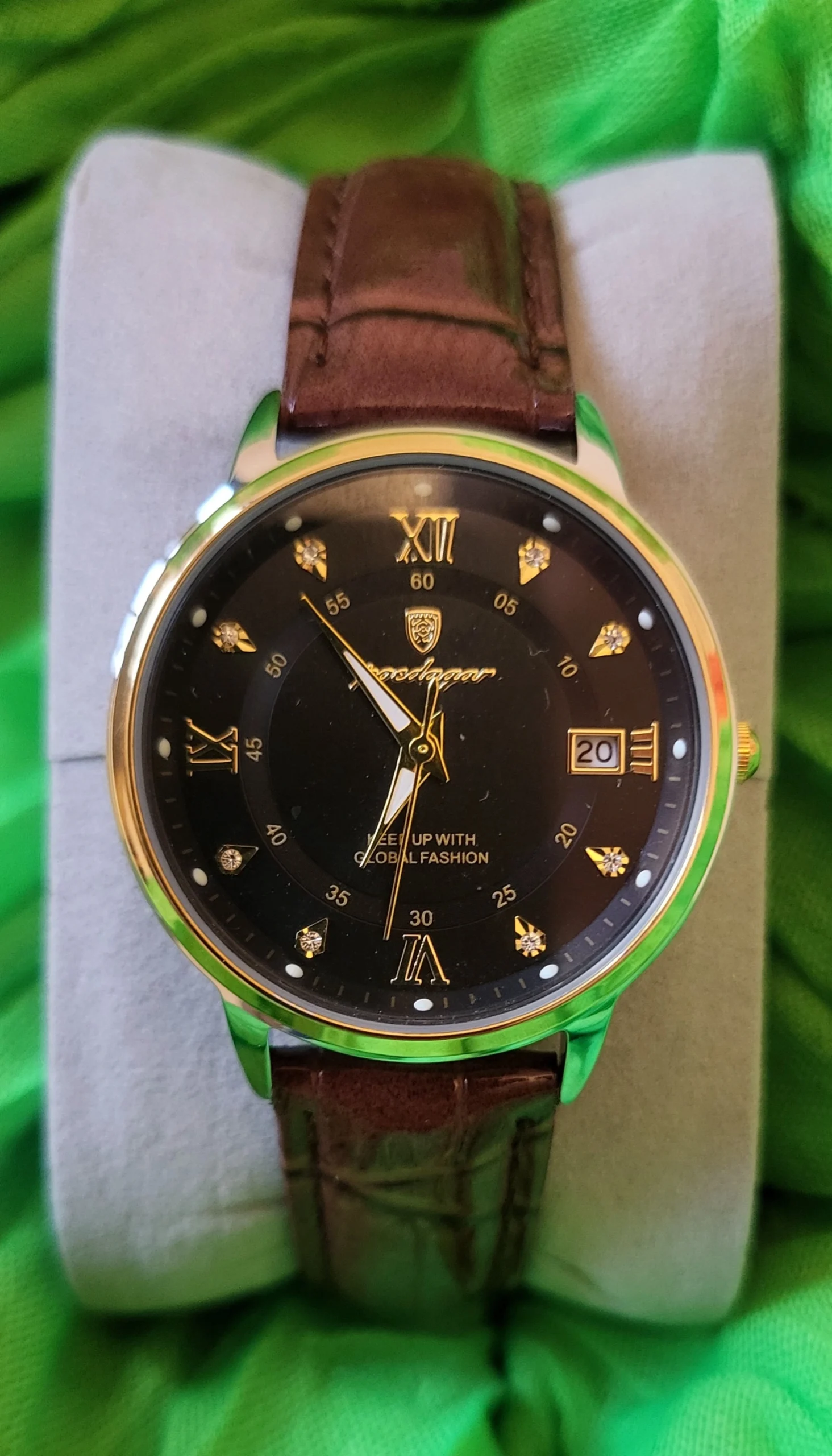 Montre ronde noir pour femme