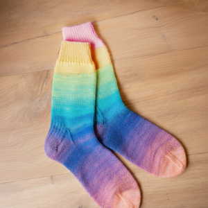 Kit Tricot – Chaussettes arc-en-ciel