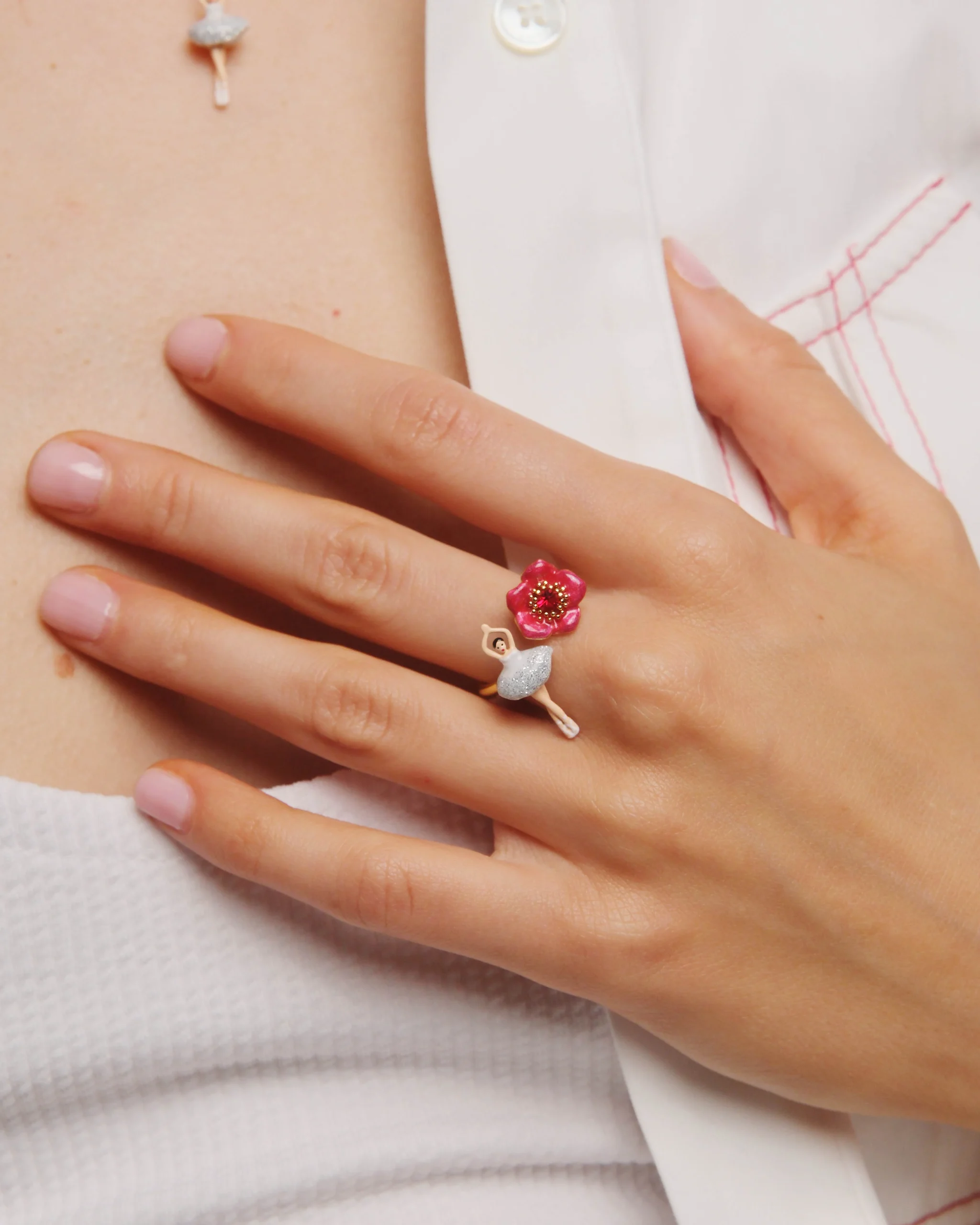 Bague ajustable ballerine et fleur rouge – Image 2