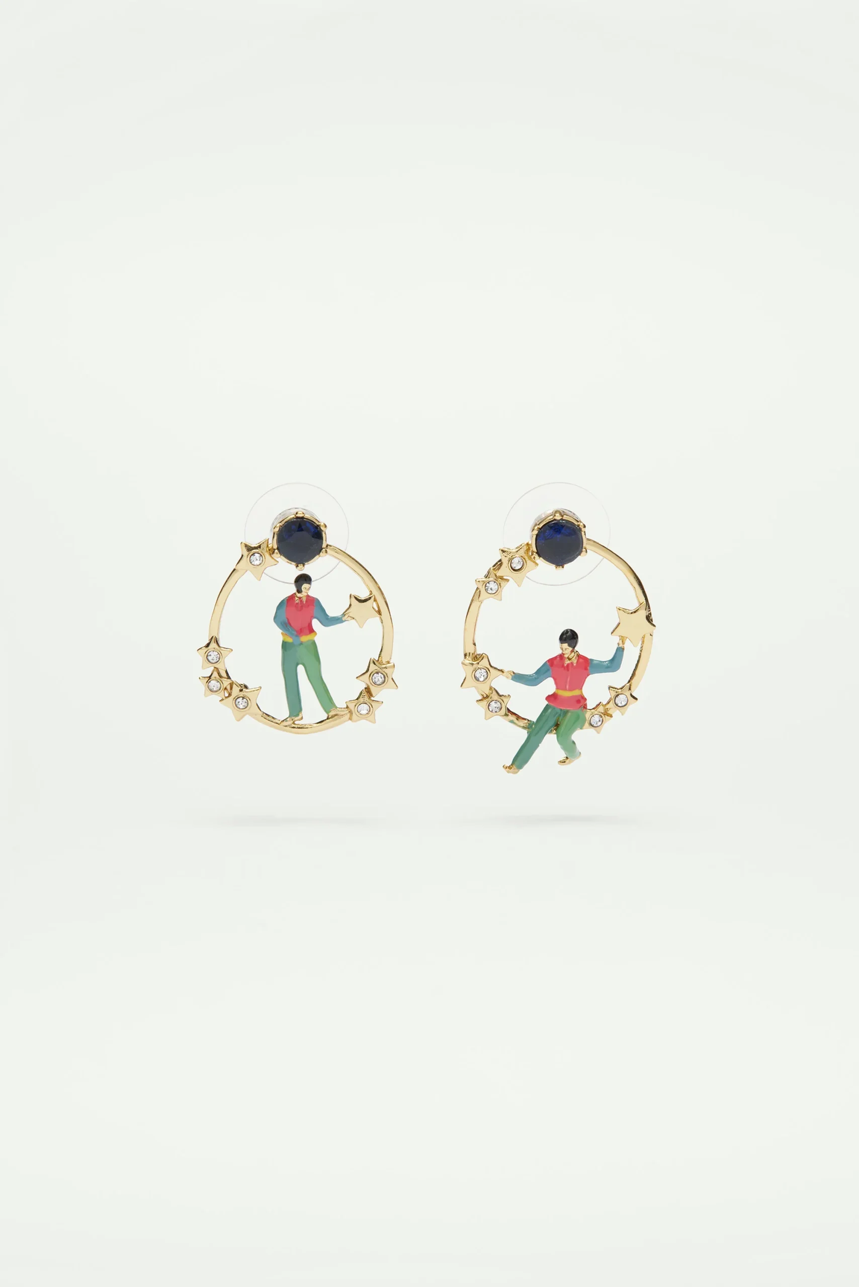 Boucles d'oreilles tiges asymétriques étoiles dorées et personnage