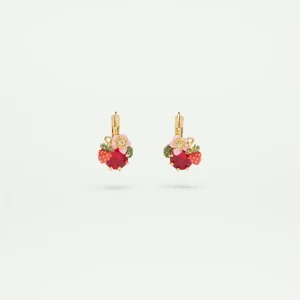Boucles d’oreilles dormeuses fraise des bois et pierre rouge