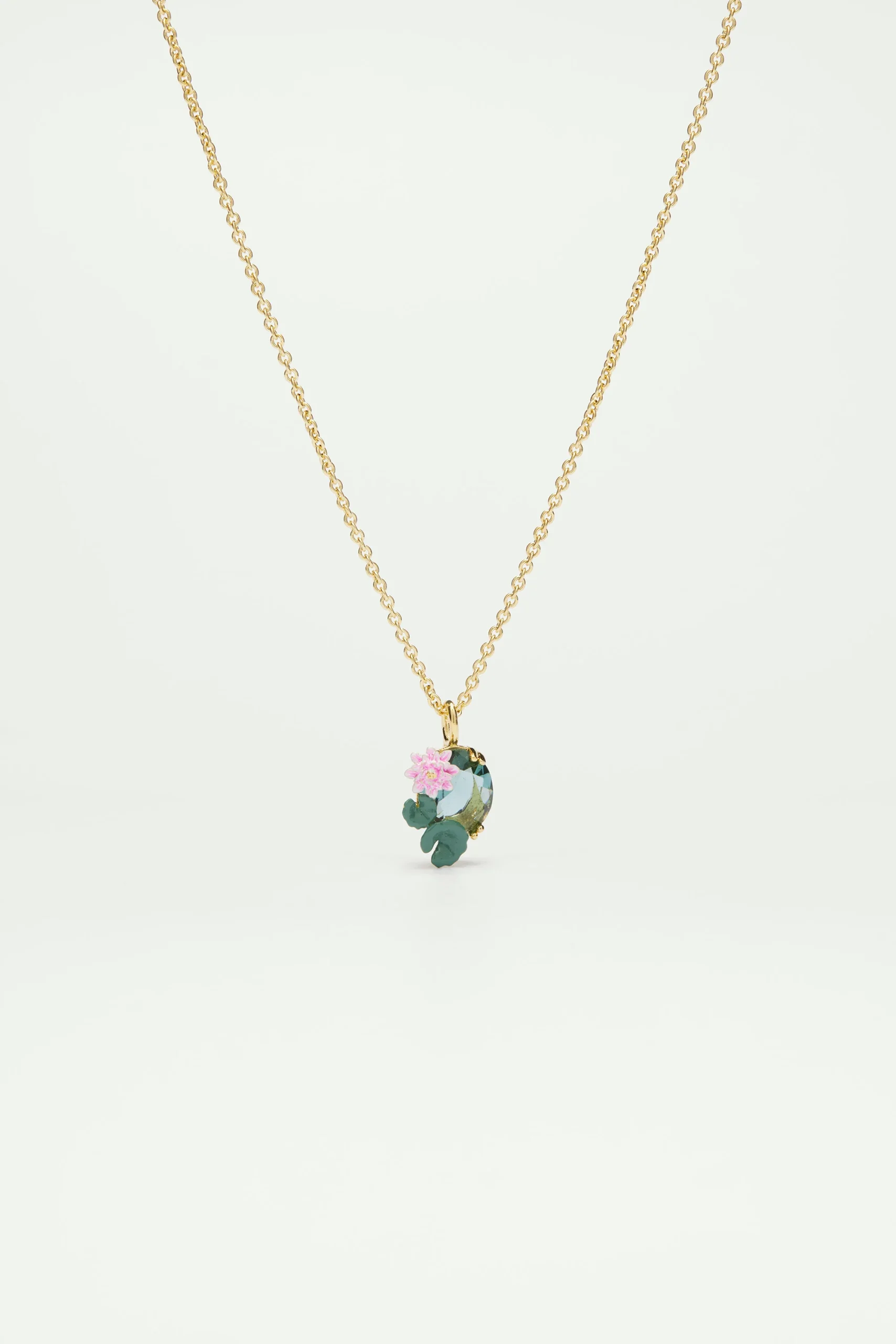 Collier pendentif fleur de lotus et pierre bleue