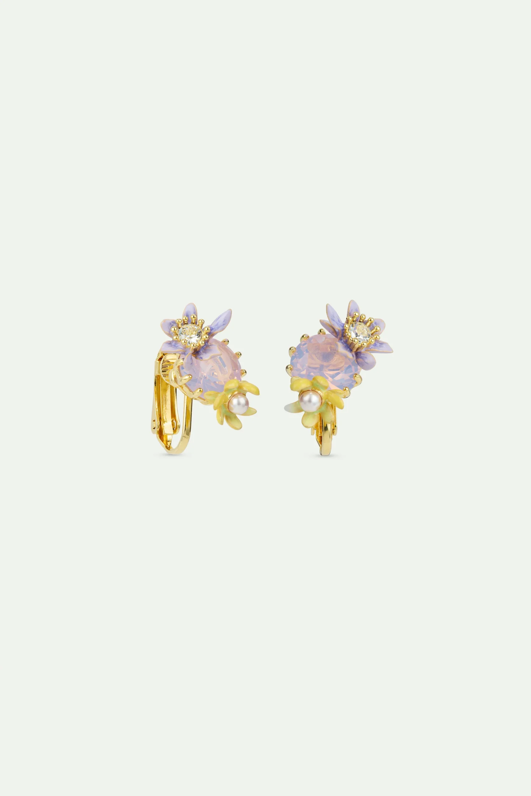 Boucles d'oreilles pierre ronde en verre facetté violet et fleurs de magnolia – Image 3