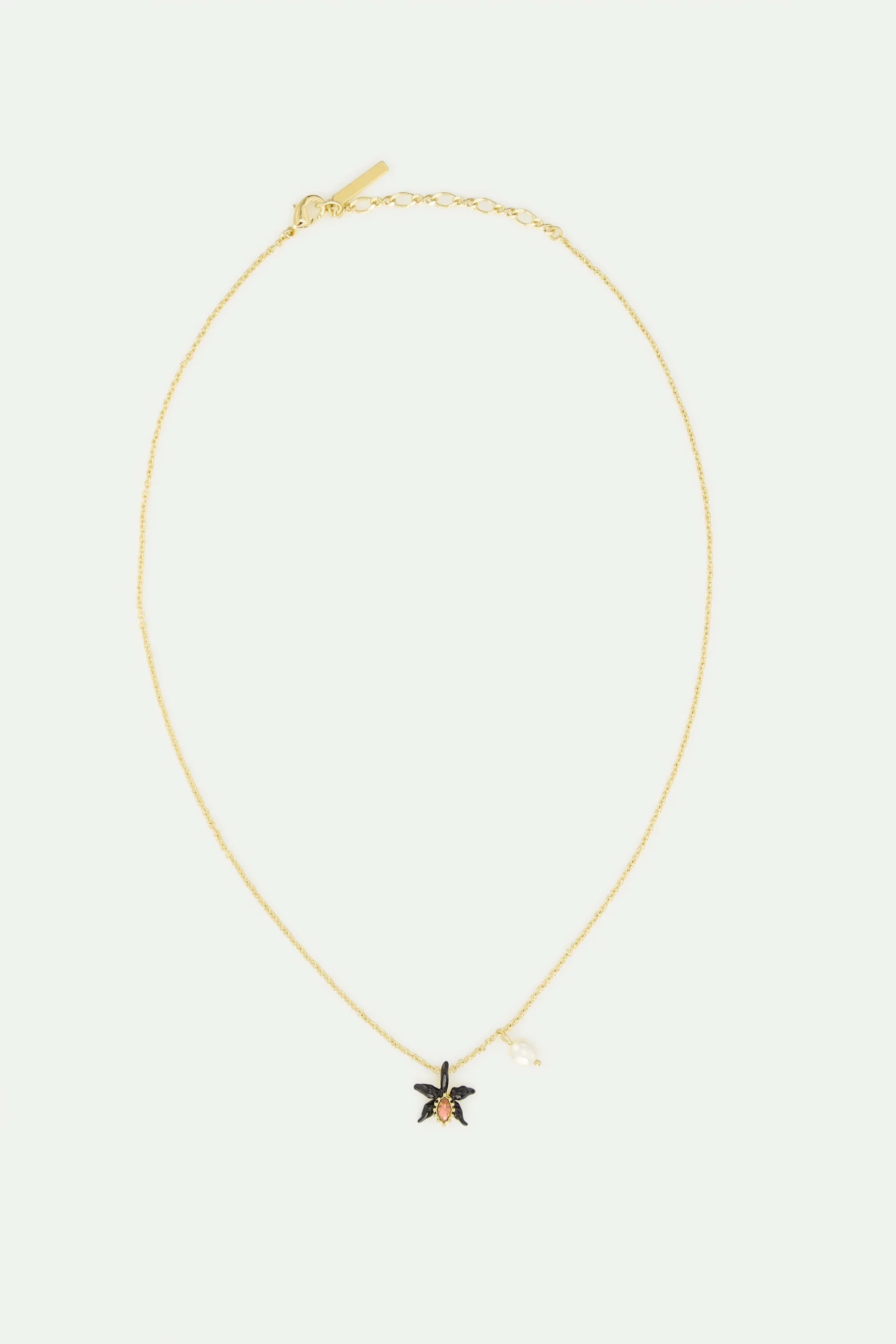 Collier fin pendentif orchidée noire, cristal facetté rose et perle de culture. – Image 4