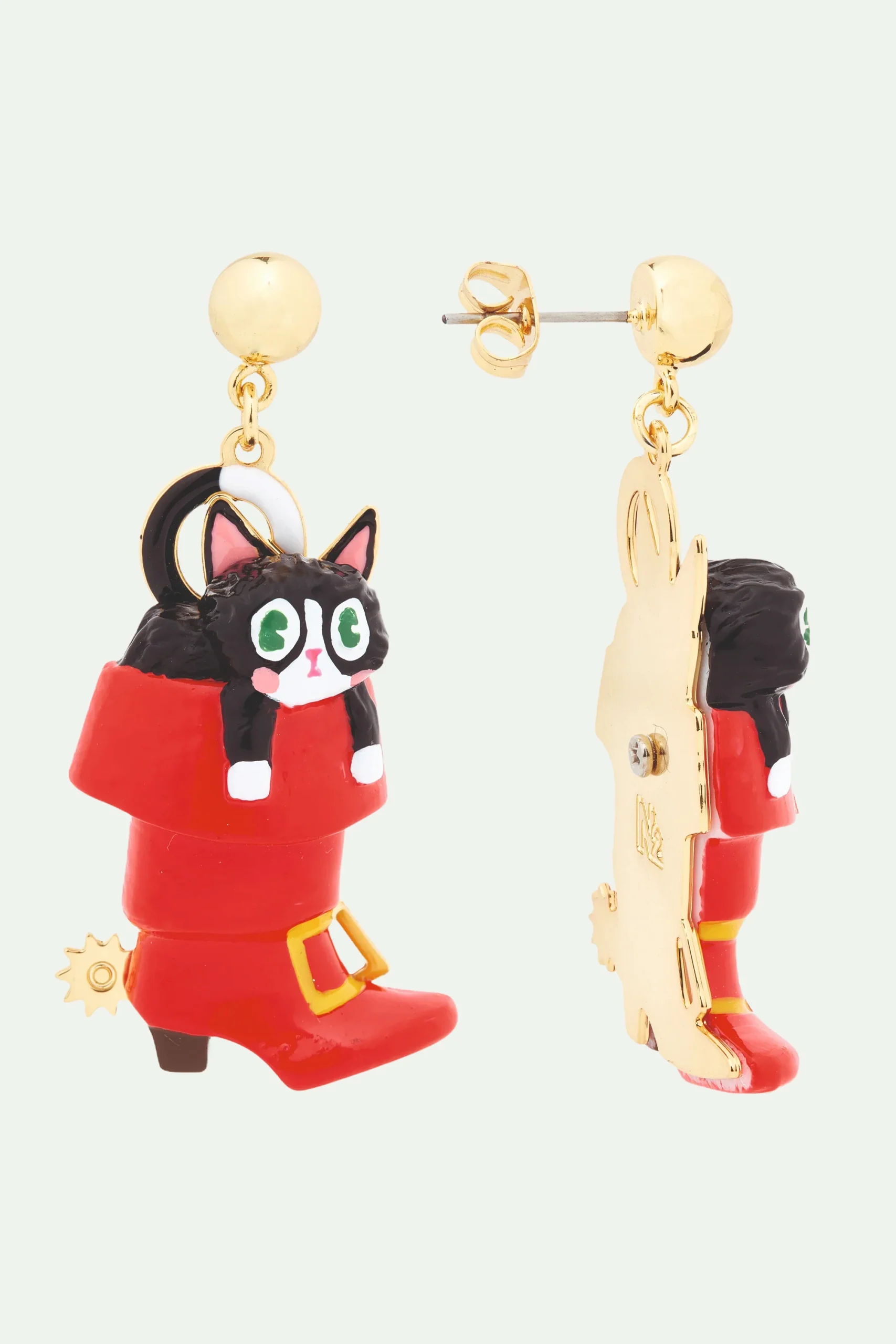 Boucles d'oreilles tiges chat charmant dans sa botte rouge – Image 2