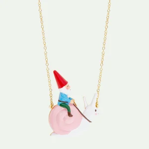 Collier pendentif nain de jardin et escapade à dos d'escargot