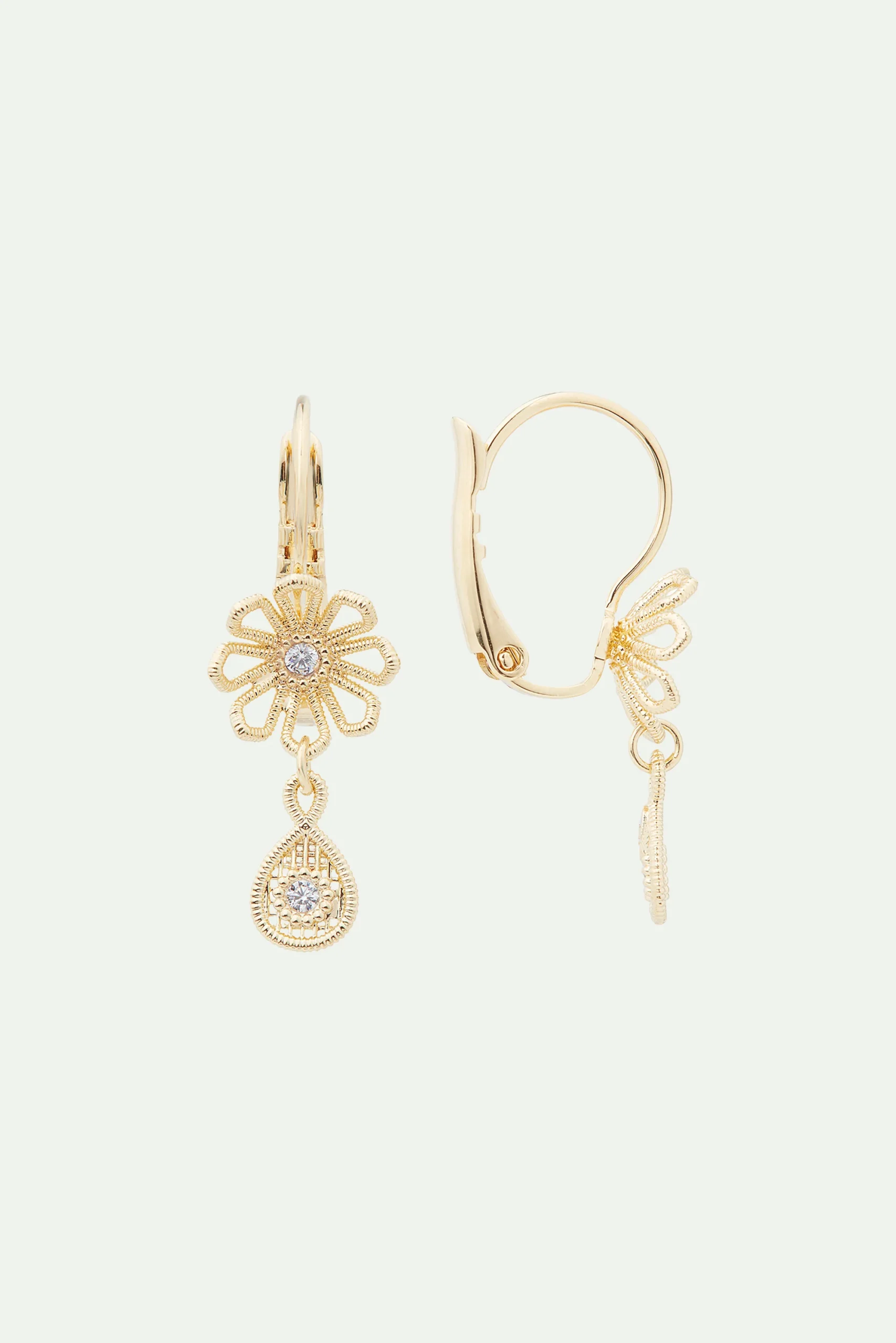 Boucles d'oreilles fleur fil d'or – Image 2