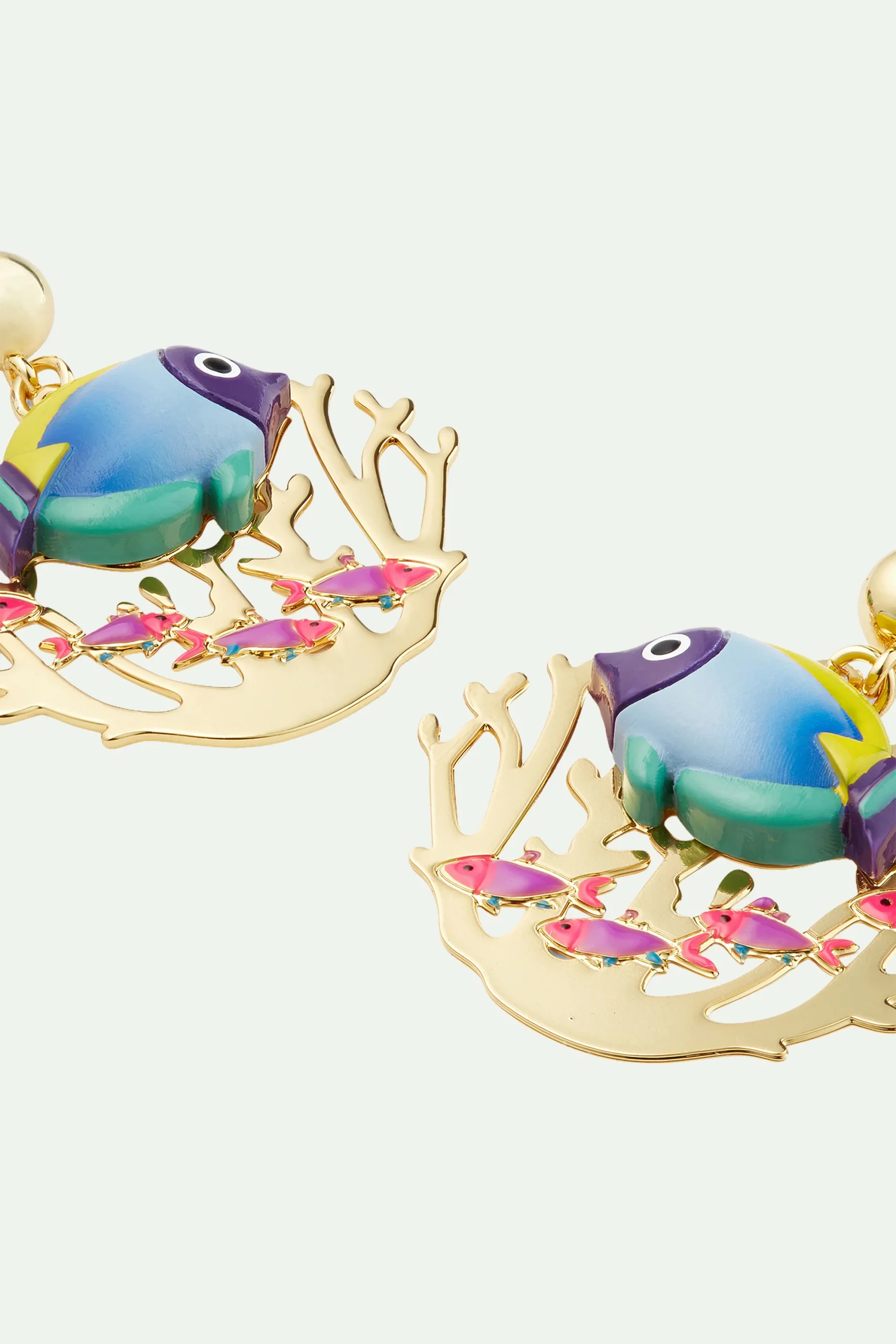 Boucles d'oreilles dorées poissons et corail – Image 4