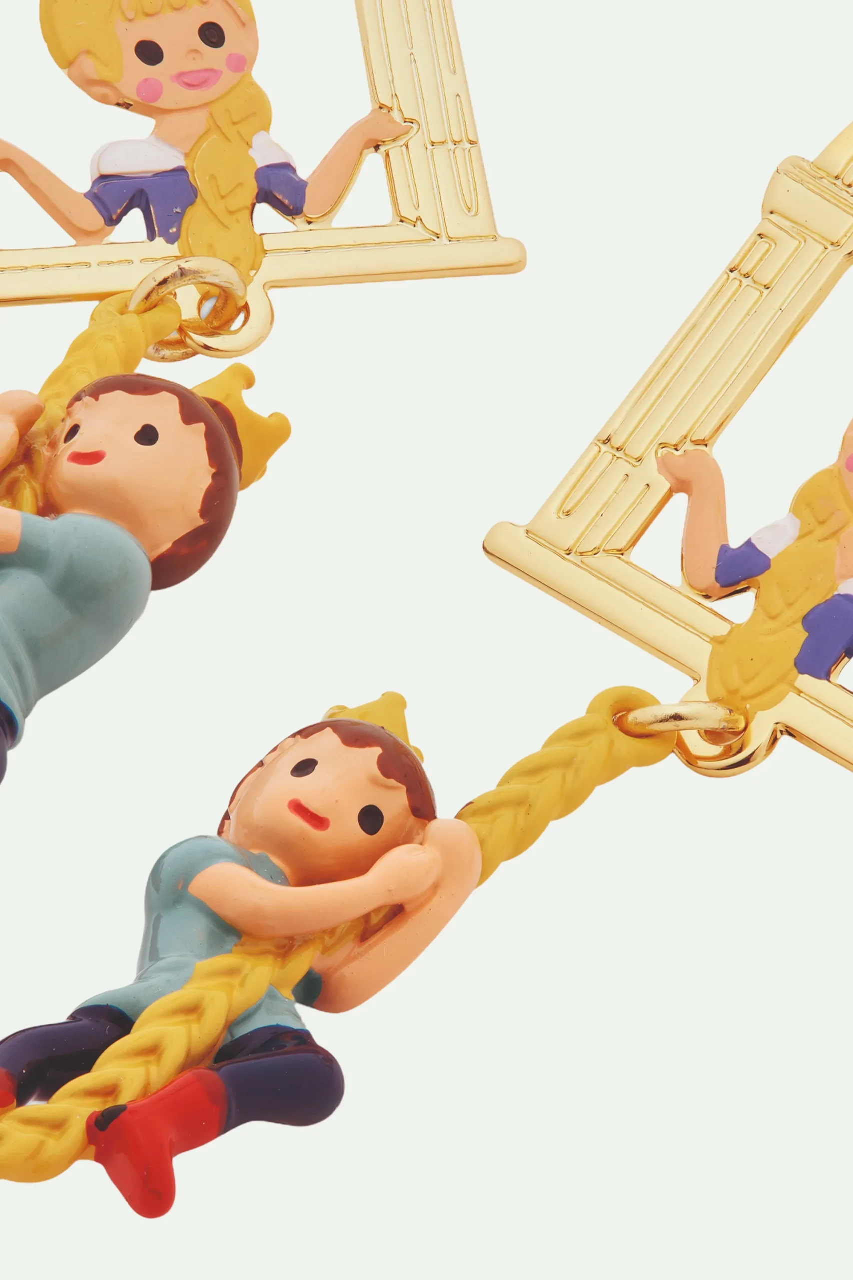 Boucles d'oreilles tiges princesse chevelure enchantée et prince – Image 3