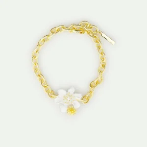 Bracelet grande fleur de clématite blanche et corête du japon