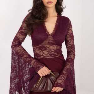 Blouse en dentelle rouge